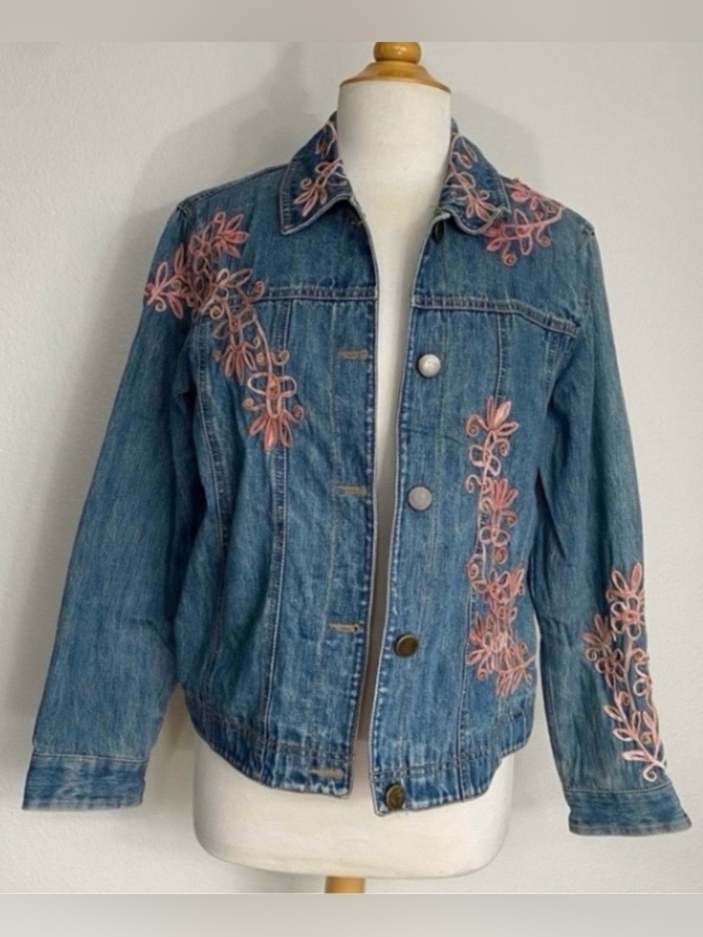Coldwater Creek Women's Pink Floral Sequins Applique Denim Jacket Western Size M